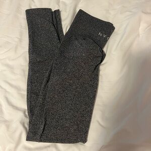 NVGTN scrunch Gray Leggings